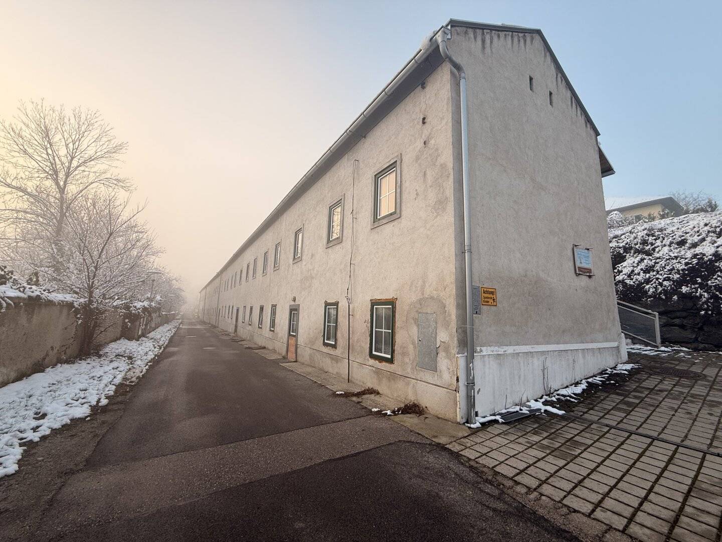 Entwicklungsfähige Liegenschaft mit historischem Arbeiterhaus