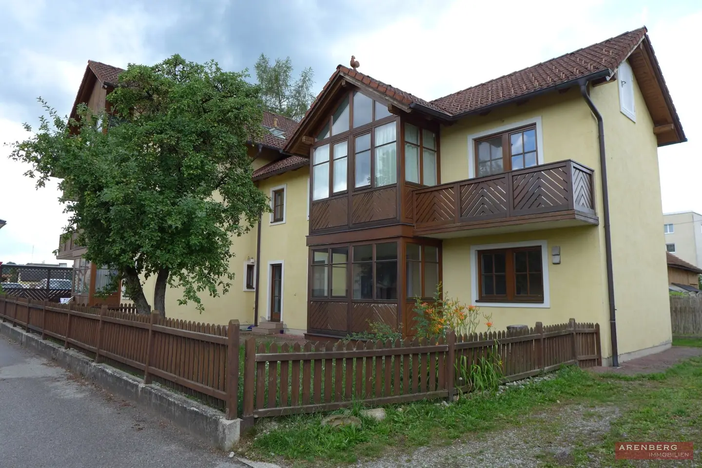 Investment property: rental house with 5 rented, partitioned apartments - Mattighofen