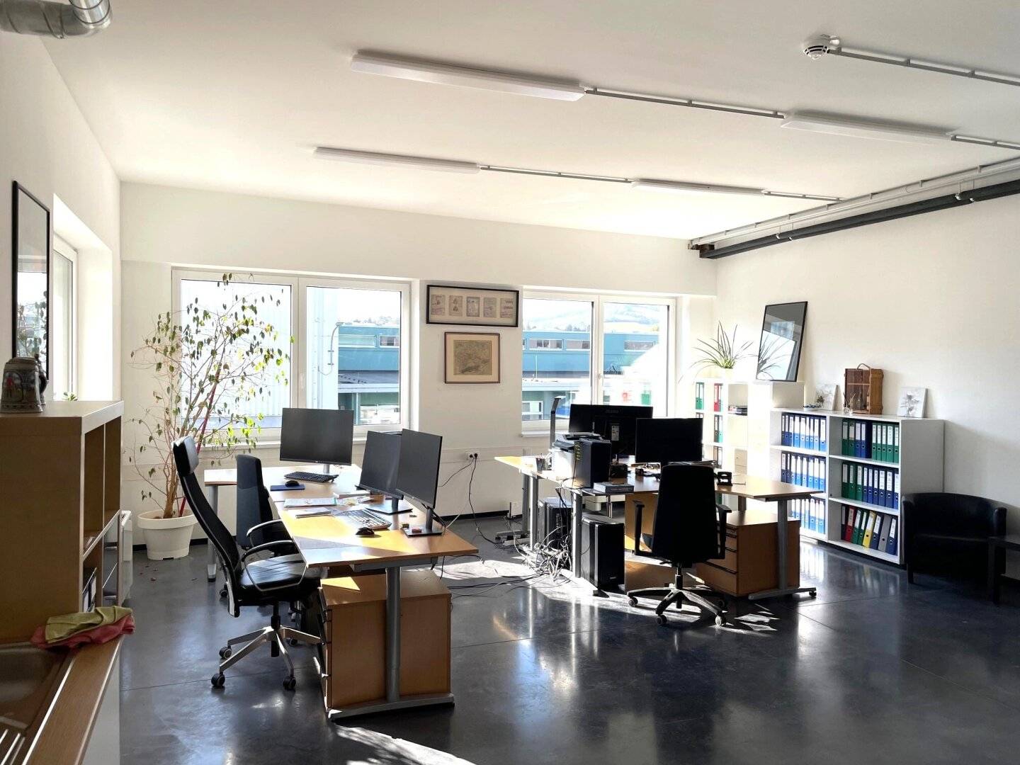 Commission Free Loft/Studio/Office/Warehouse with Car/Freight Elevator (5t)