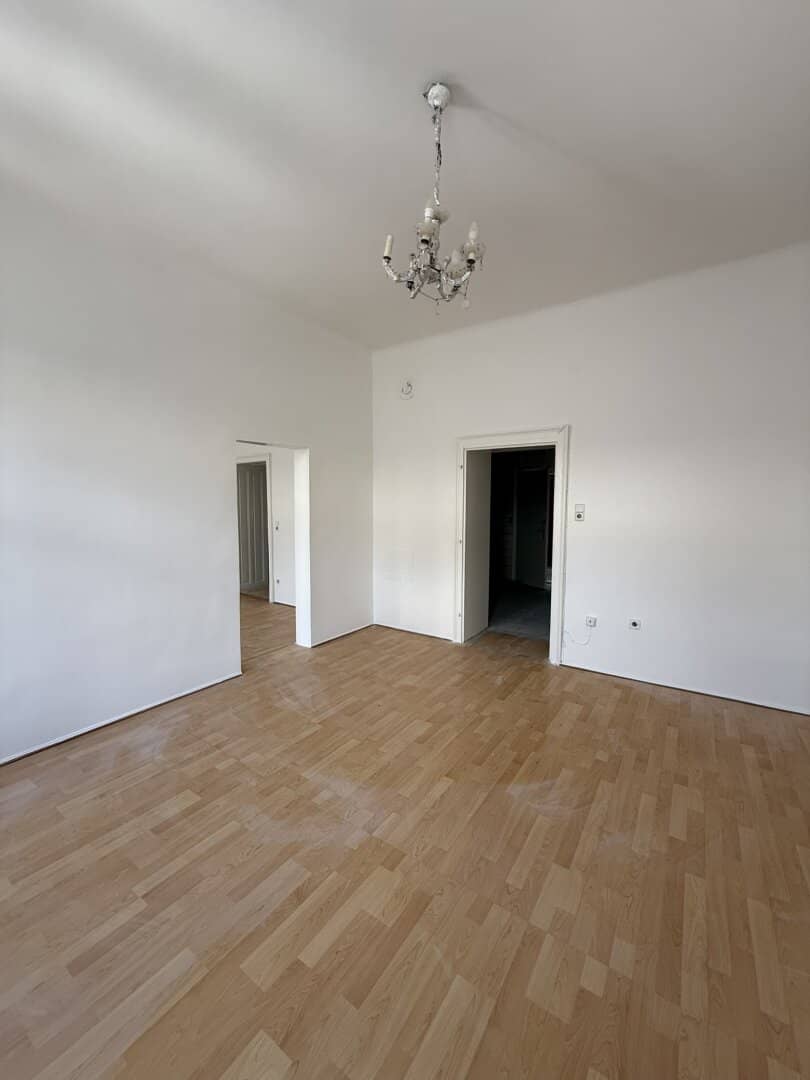 Sanierungsbedürftige 2 Zimmerwohnung bei der Lugner City/Brunnenmarkt/U-Bahn Station Burggasse-Stadthalle