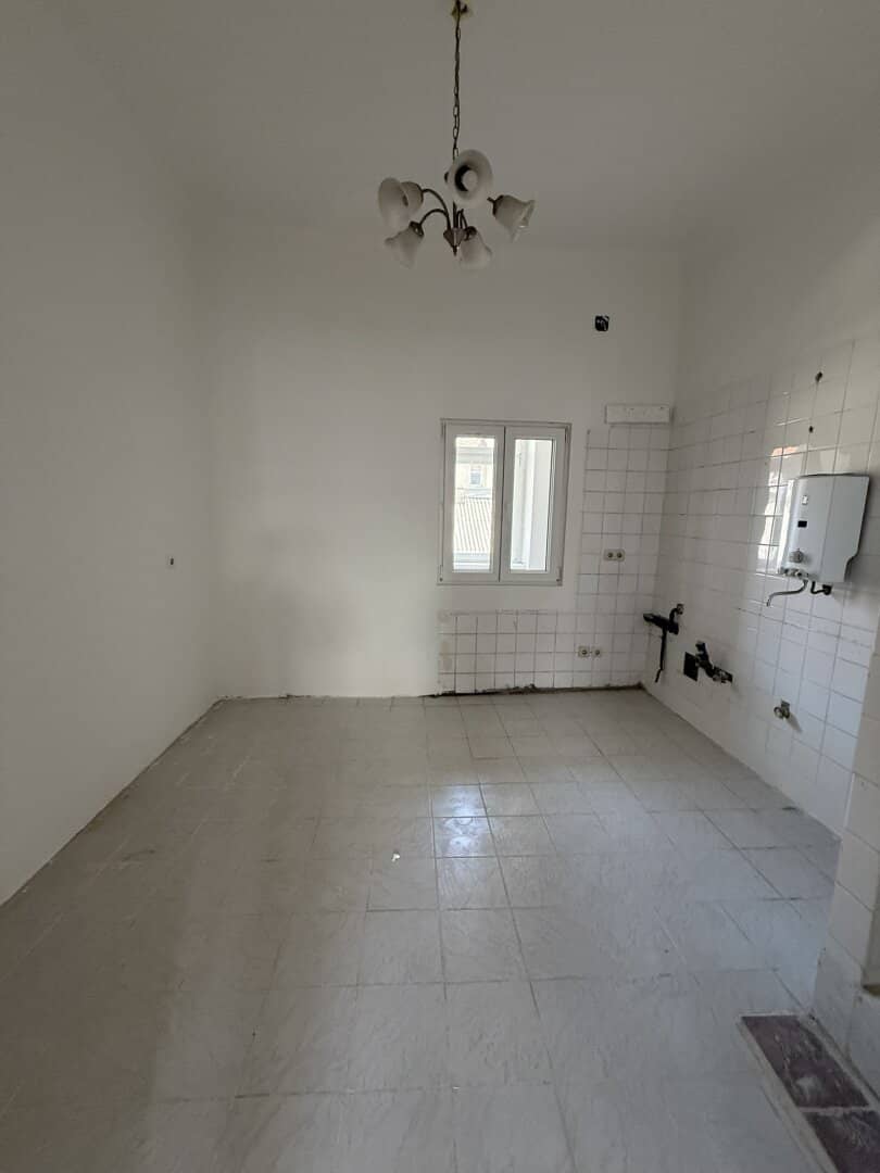 Sanierungsbedürftige 2 Zimmerwohnung bei der Lugner City/Brunnenmarkt/U-Bahn Station Burggasse-Stadthalle