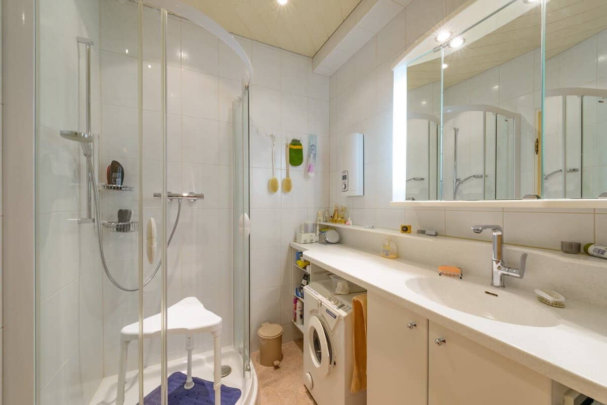 Top gepflegte 2-Zimmer-Wohnung mit hochwertiger Ausstattung & Garage