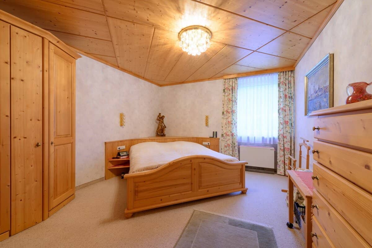 Top gepflegte 2-Zimmer-Wohnung mit hochwertiger Ausstattung & Garage