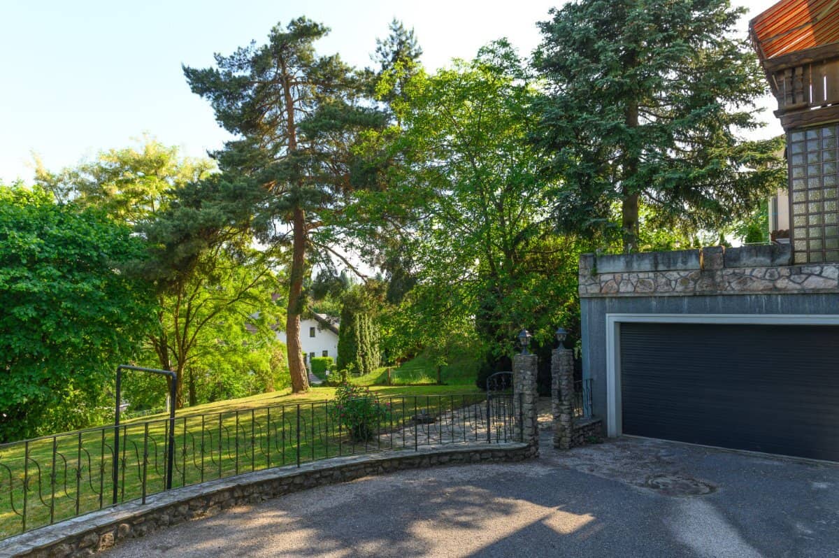 Seltene Gelegenheit in Bestlage – Wohnhaus mit großem Grundstück und außergewöhnlichem Entwicklungspotenzial