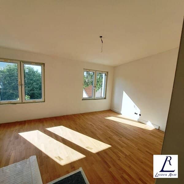 Commission-free! Bright 1-room apartment - First occupancy