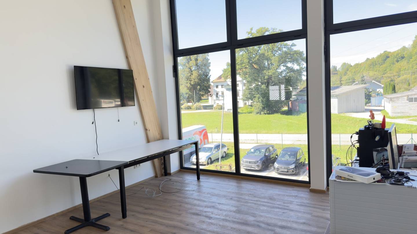 Attraktive Büro/Praxisfläche in Stauf: 27m² für nur € 666,67 inkl. BK, inkl. Strom, inkl. Parkplatz