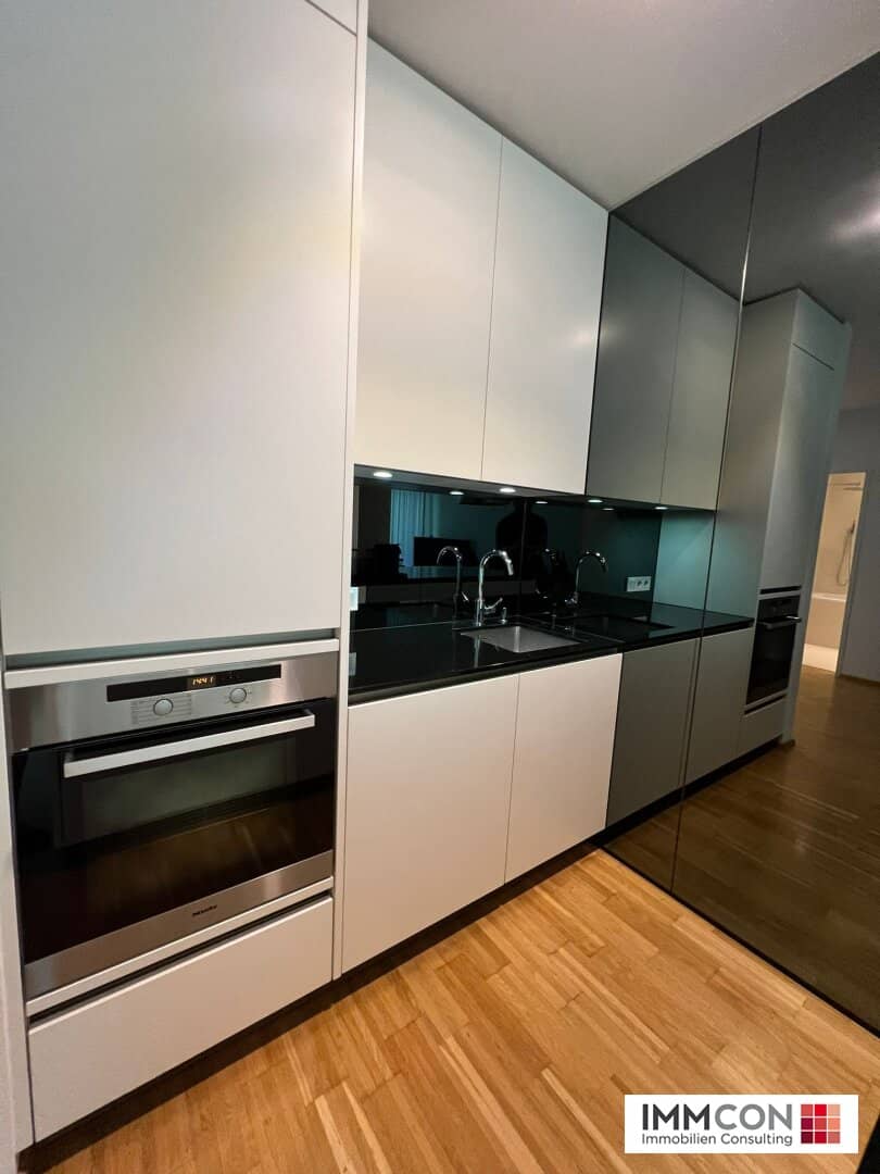 3 room new build apartment with a large loggia and fully furnished fittings in the best central location in Linz