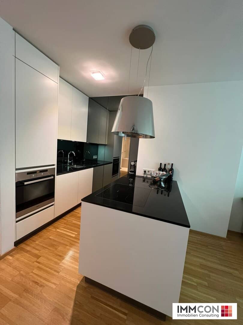 3 room new build apartment with a large loggia and fully furnished fittings in the best central location in Linz