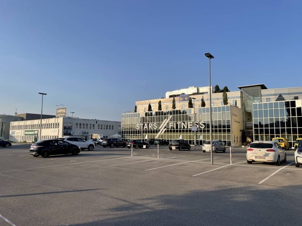 Commission-free Compact Office Space in Büropark Donau