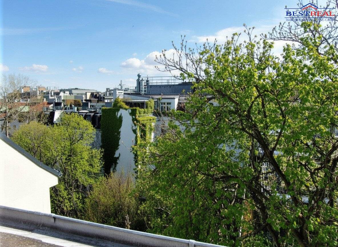Schicker Rohdachboden mit Einreichplanung - Nahe Palais Schönborn