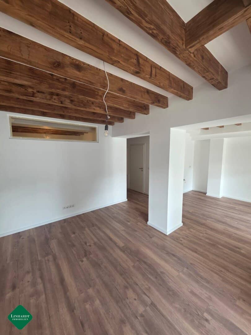 Charmante Eigentumswohnung mit großem Balkon ( 16m² )