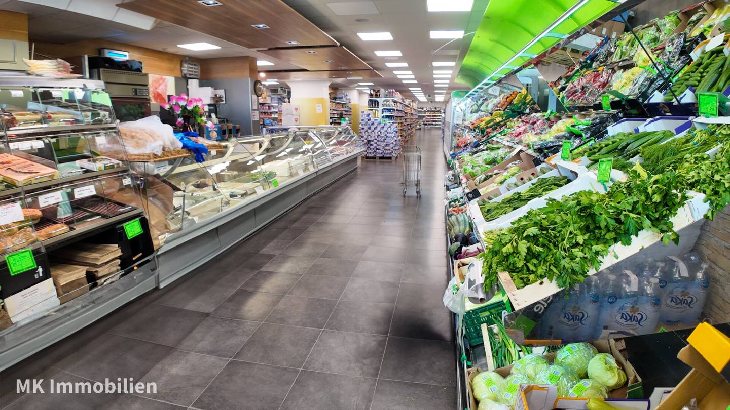 Attractive retail store in Salzburg, 590 m², top equipment, 8 parking spaces
