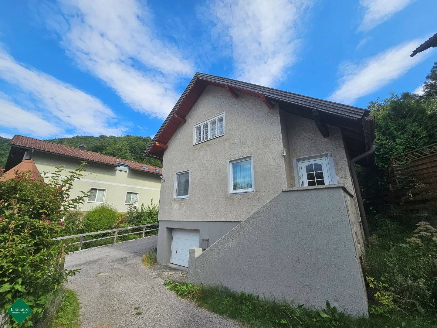Spacious single-family house with potential
