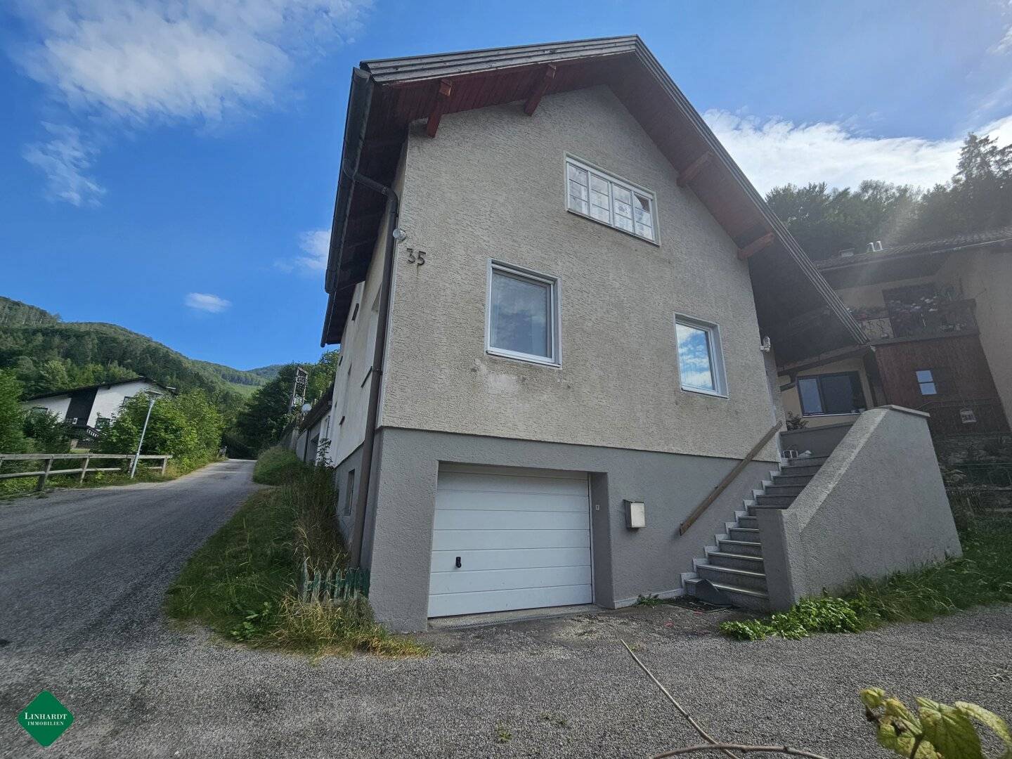 Spacious single-family house with potential