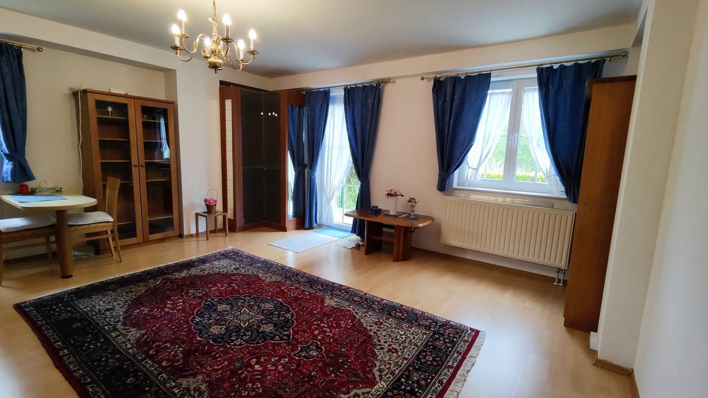 Barrierefreie Ferienwohnung mit Terrasse und Gartenbenützung am Semmering zu verkaufen!