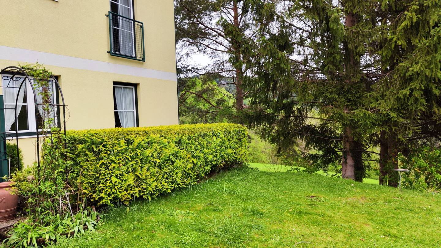 Barrierefreie Ferienwohnung mit Terrasse und Gartenbenützung am Semmering zu verkaufen!