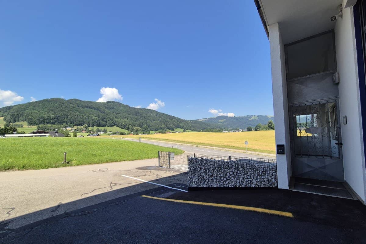 Representative office or medical practice with lake view and top infrastructure in Altmünster