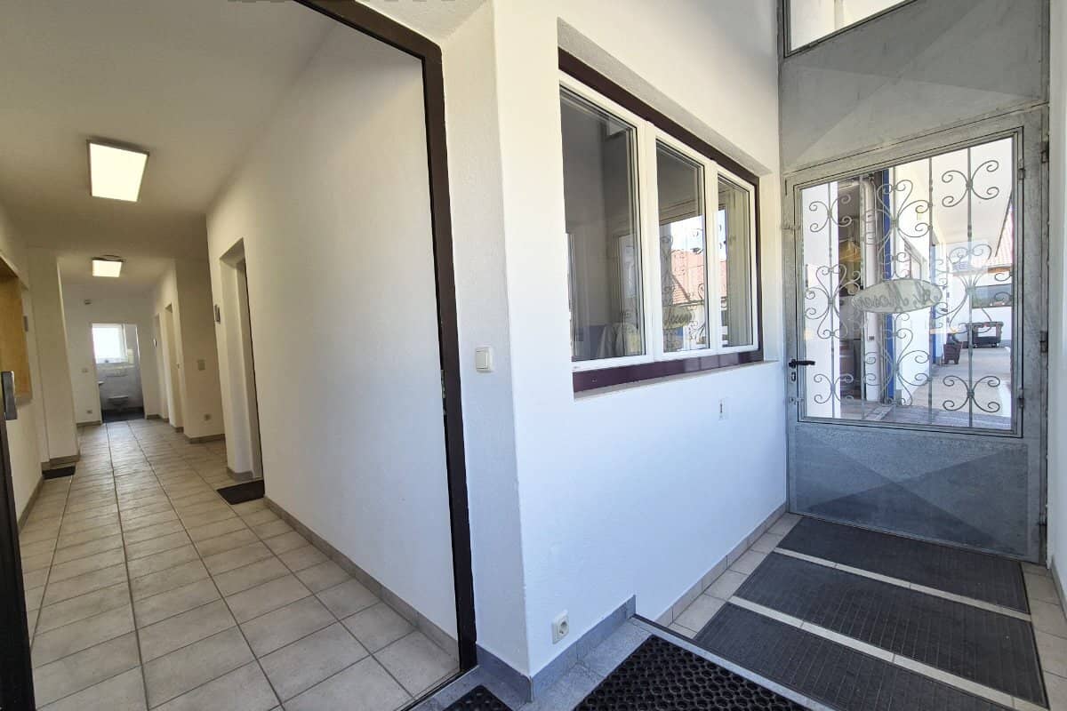 Representative office or medical practice with lake view and top infrastructure in Altmünster