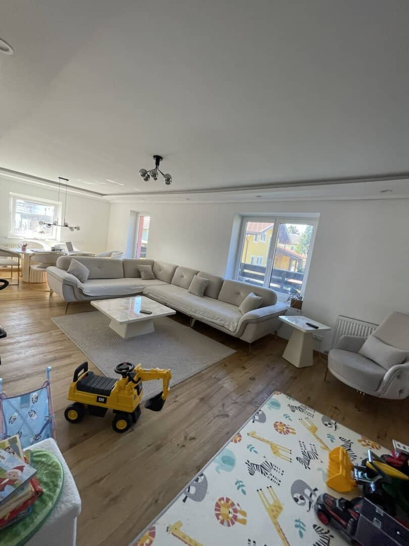 Zwischen Seenähe und Lebensqualität – 4 Zimmer Wohnung mit Balkon und Garten in Henndorf am Wallersee!