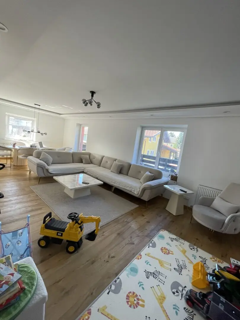 Zwischen Seenähe und Lebensqualität – 4 Zimmer Wohnung mit Balkon in Henndorf am Wallersee!