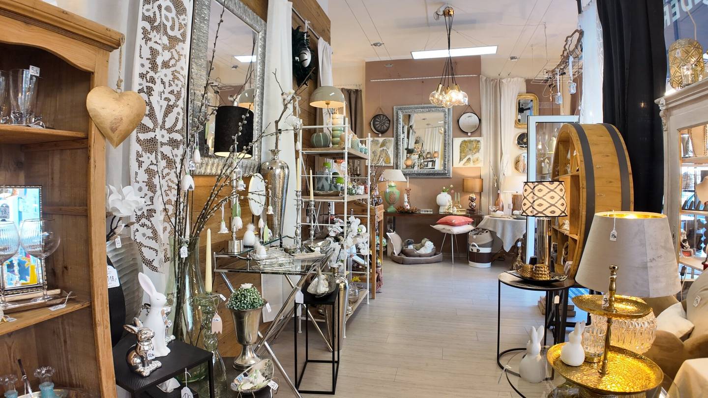 Stylish business premises in top location on Alpenstraße, established furnishing store with high quality assortment
