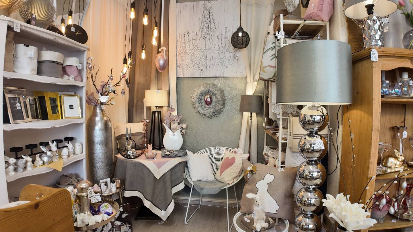 Stylish business premises in top location on Alpenstraße, established furnishing store with high quality assortment