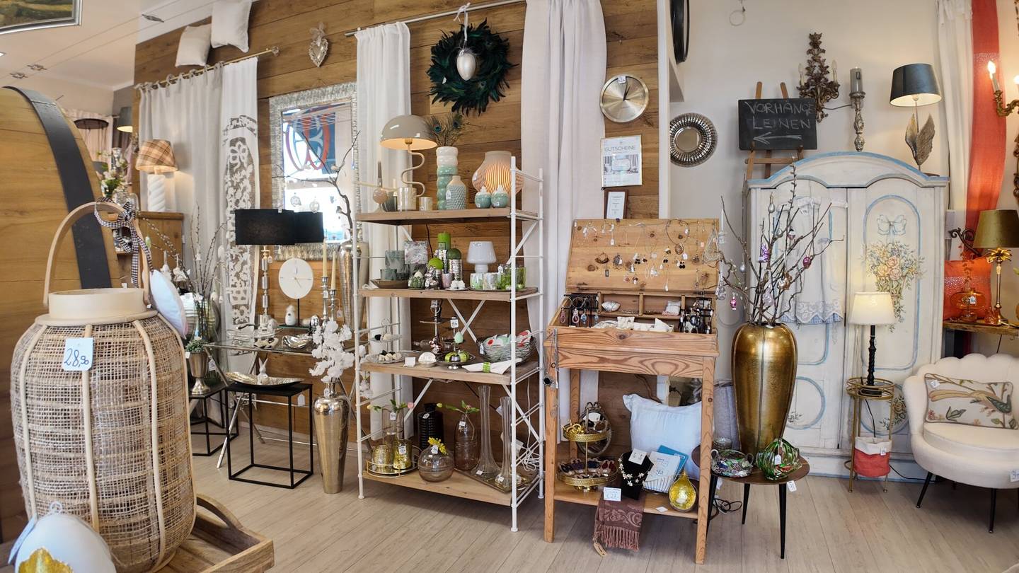 Stylish business premises in top location on Alpenstraße, established furnishing store with high quality assortment