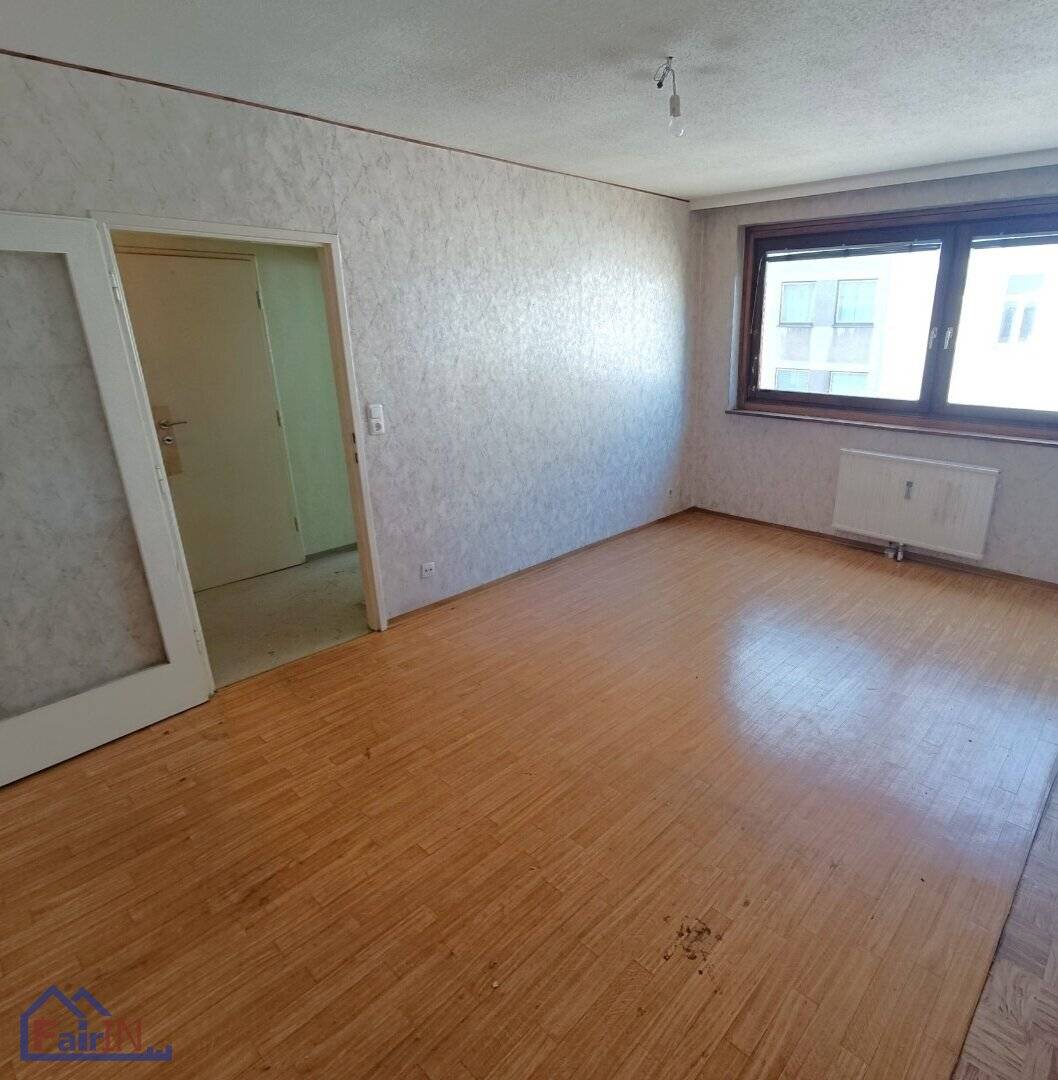 Charming two room apartment 47 m² in 1140 Vienna near U3, in need of renovation, top price €219.900