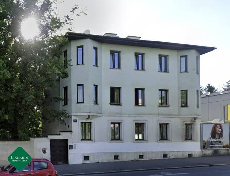 Haus mit 4 Wohnungen und großen Gartenanteil