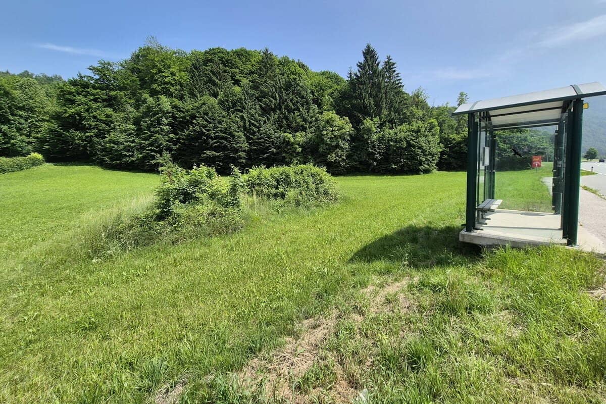 Großes, gemischt nutzbares Baugrundstück an der B145 in Bad Ischl