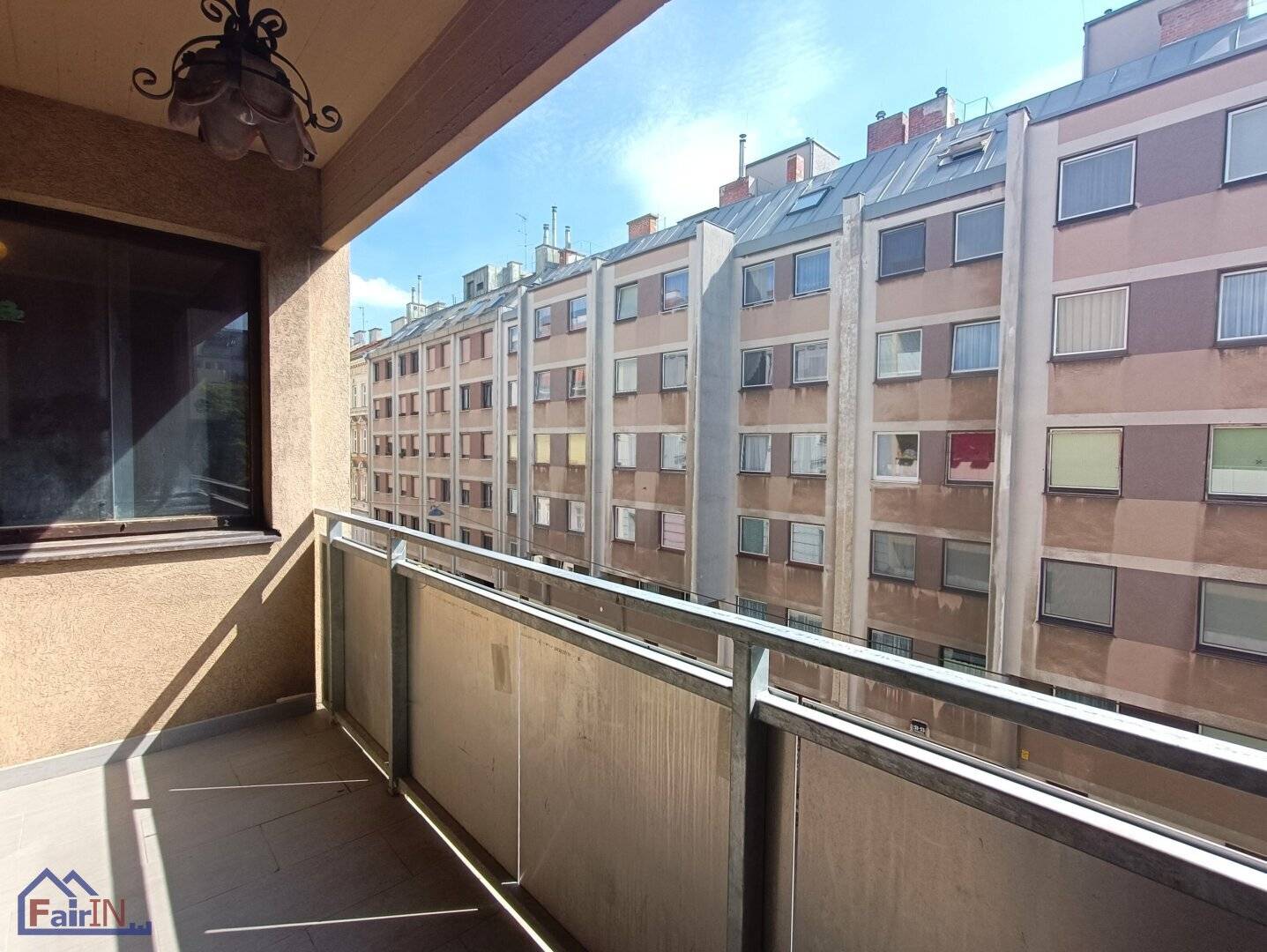 Renovation apartment 57 m² with loggia and elevator in 1140 Vienna near U3, €213,500