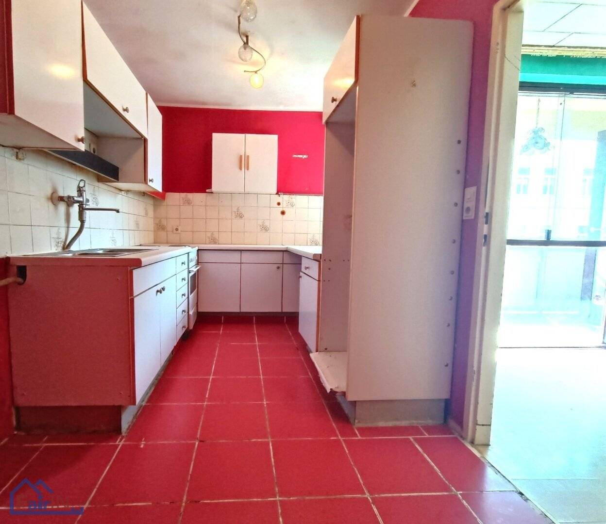 Renovation apartment 57 m² with loggia and elevator in 1140 Vienna near U3, €213,500