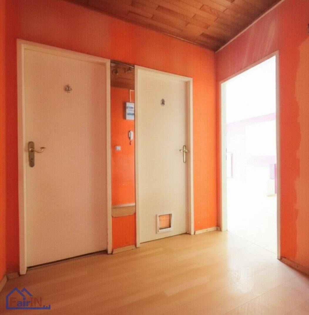 Renovation apartment 57 m² with loggia and elevator in 1140 Vienna near U3, €213,500