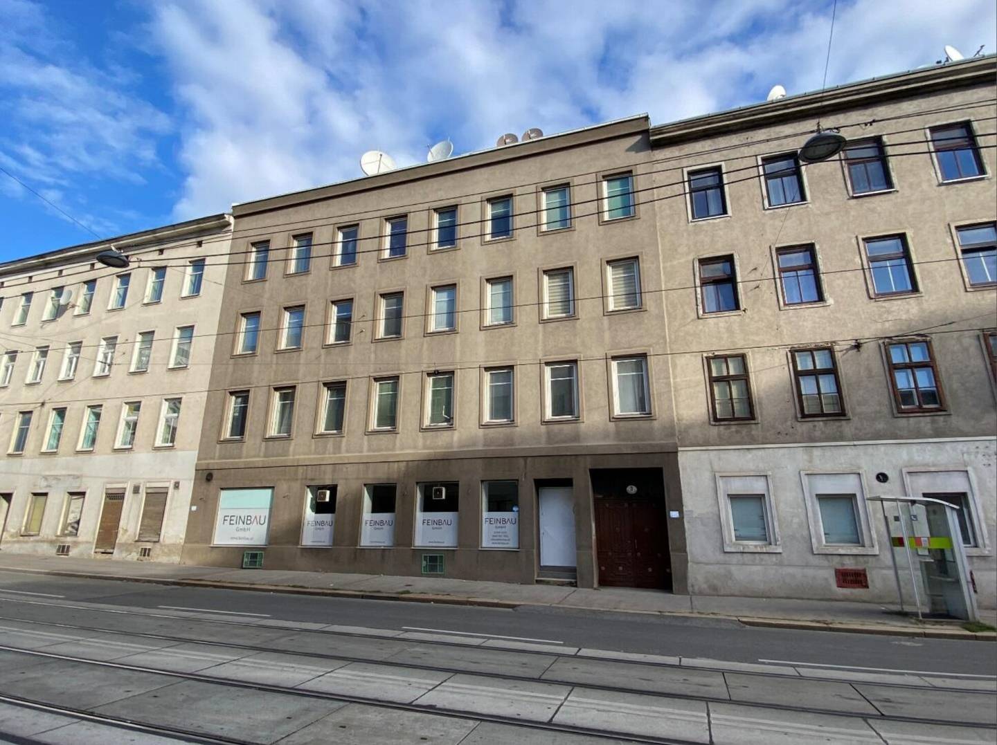 Permitted apartment building near the main train station