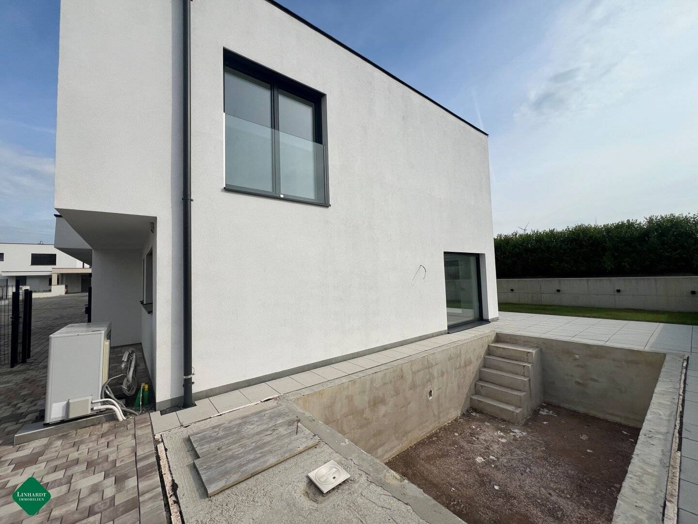 Nur noch 1 Haus verfügbar - Neubau - Modernes Haus mit Pool - Belagsfertig