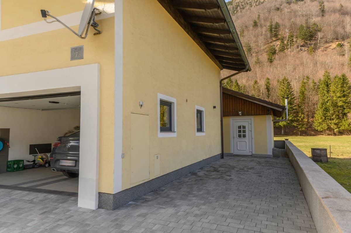 Attraktives Mehrfamilienhaus in idyllischer Waldrandlage