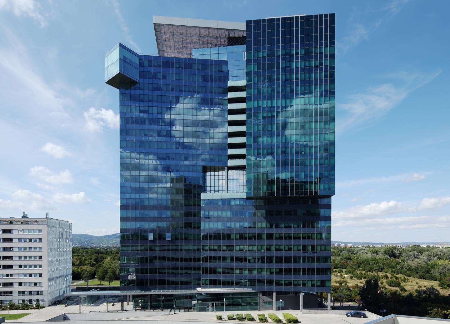 Moderne Büros mit Weitblick - SATURN TOWER