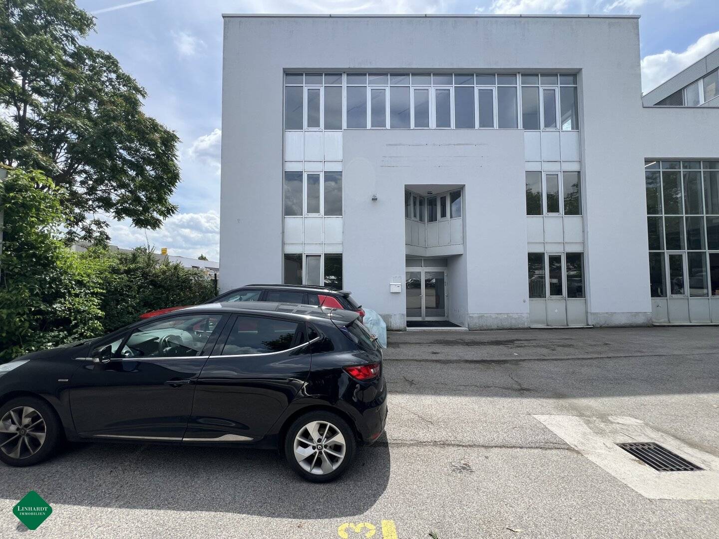 Bright office space in a separate building wing