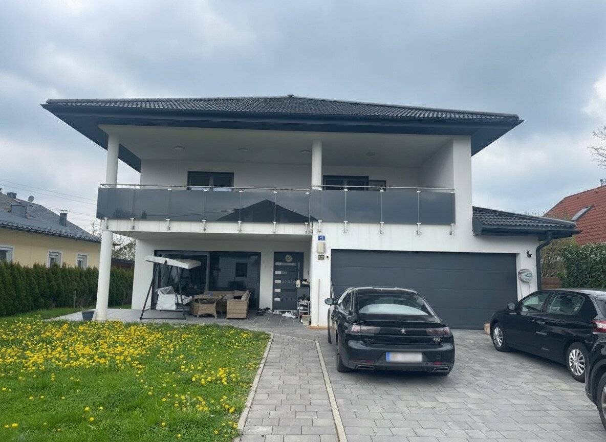 Modernes Einfamilienhaus mit Doppelgarage in ruhiger Lage von Mattighofen