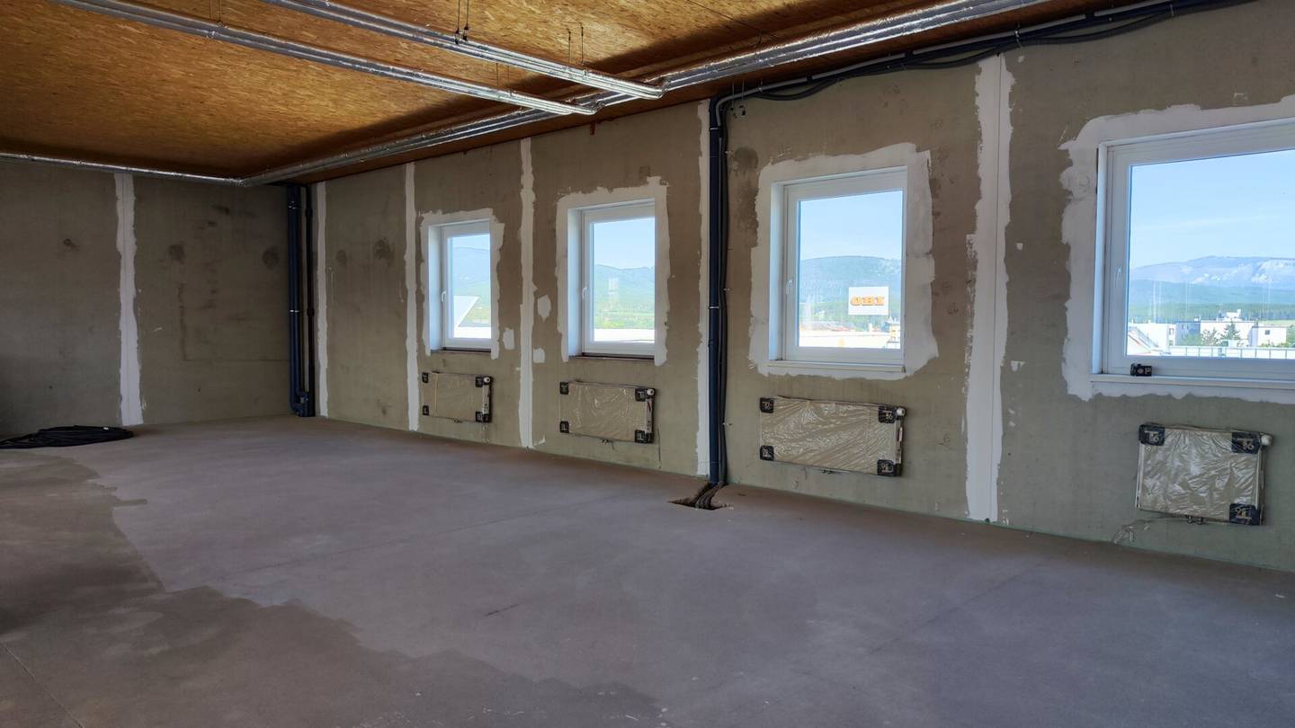 First occupancy: 67 m² office in Shopping Point Neunkirchen for rent