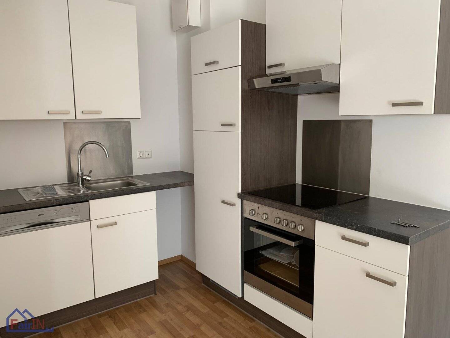 Top location quiet and bright two-room new-build apartment with balcony approx 58 m² two minutes from Hauptbahnhof