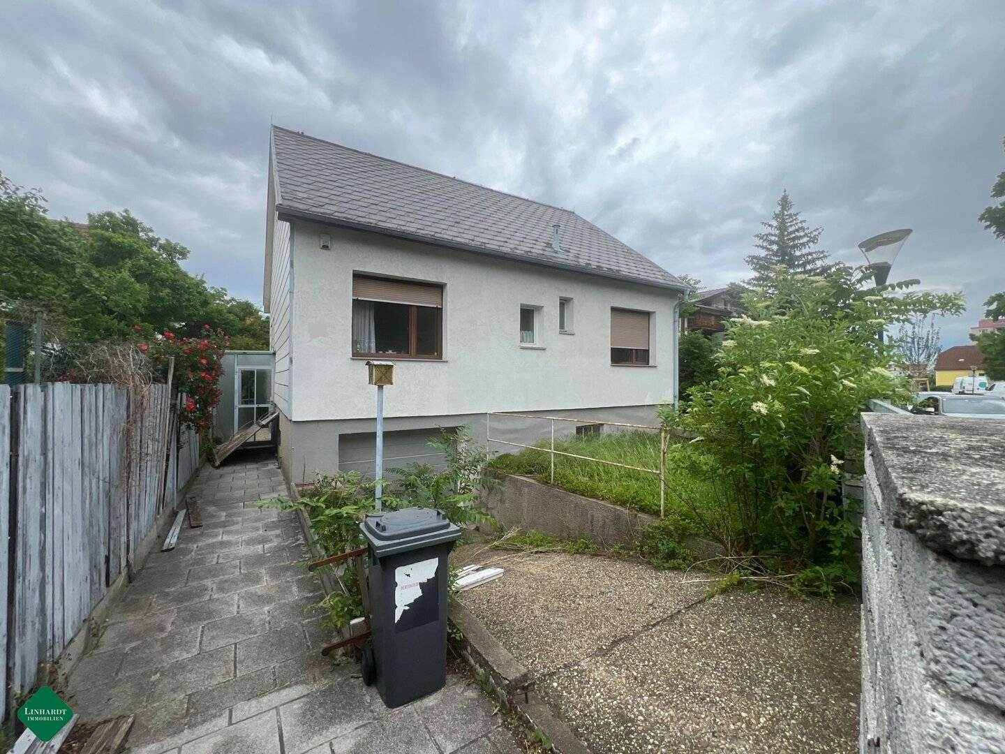 House in top location renovation needed