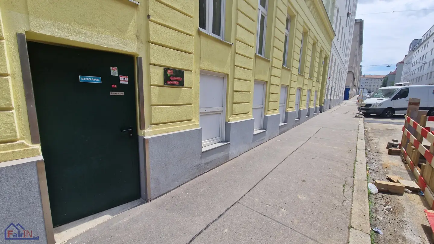 Completely renovated commercial premises in the basement with full equipment for sale