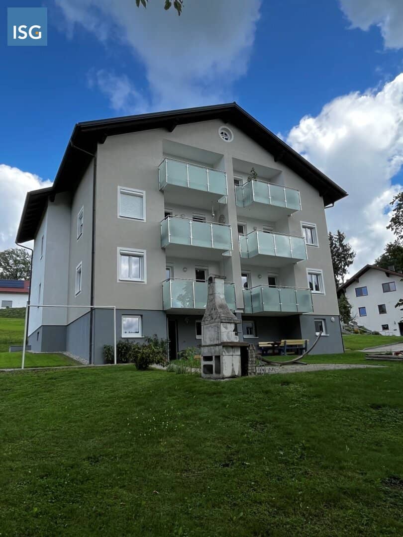 Property 798: 3-room apartment in 4085 Waldkirchen am Wesen 53 , Top 4 on the 1st floor? (Note: keep original wording)