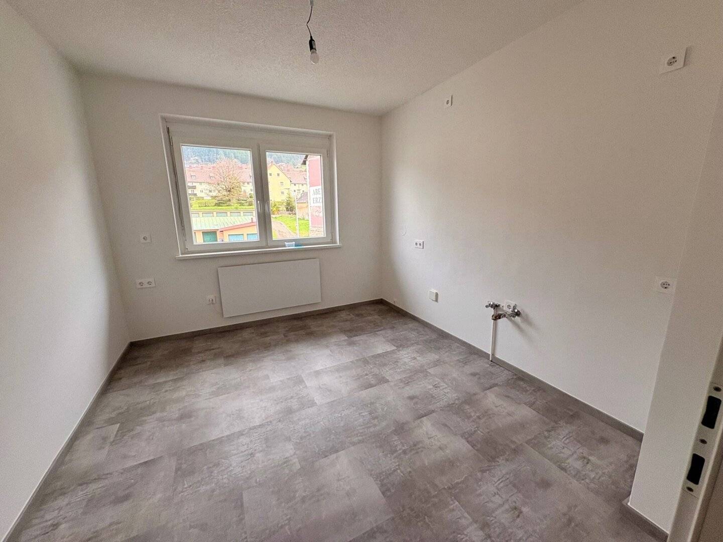 First occupancy after general renovation 3 rooms balcony","de":"Erstbezug nach Generalsanierung 3 Zimmer Balkon