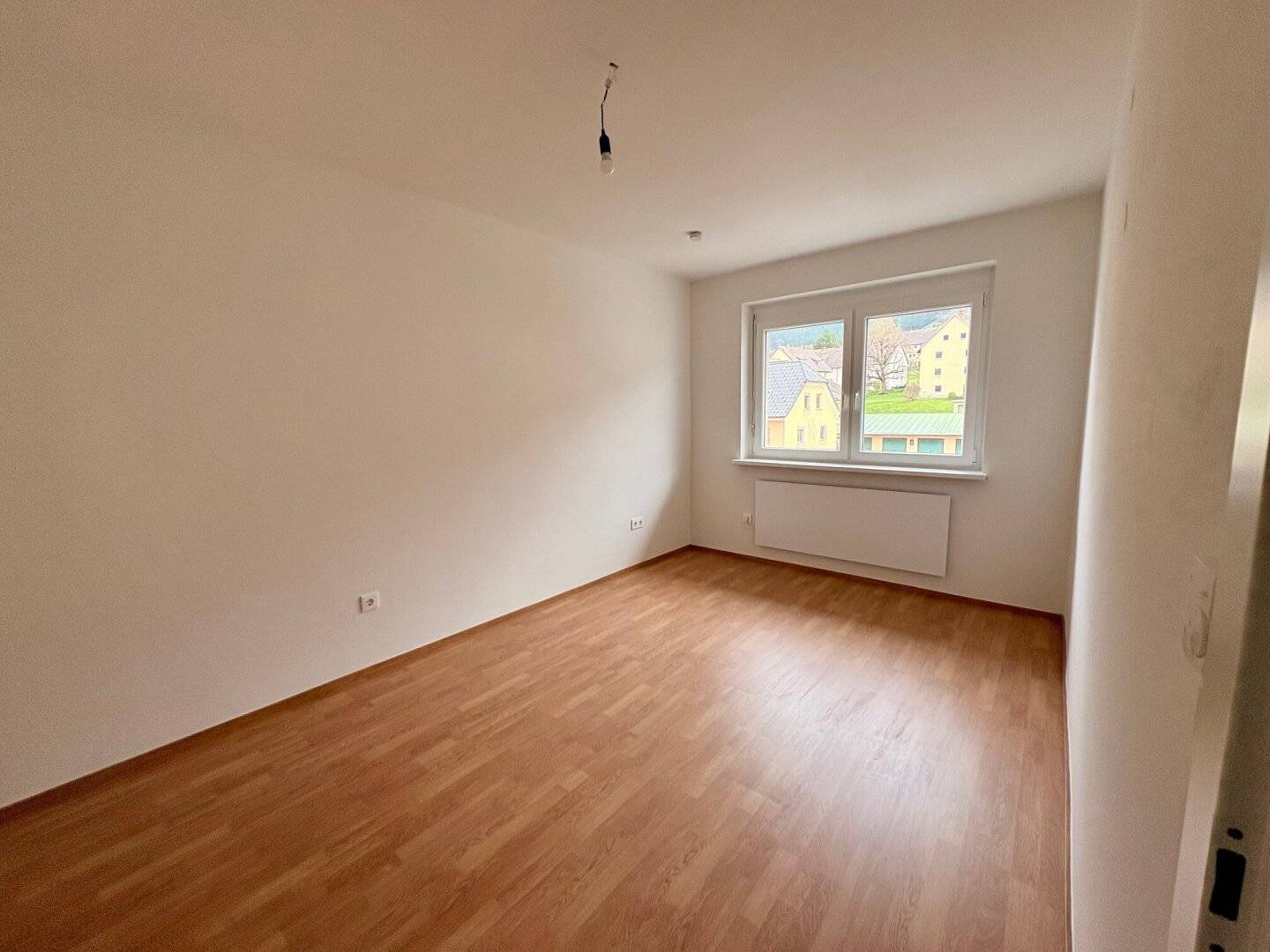 First occupancy after general renovation 3 rooms balcony","de":"Erstbezug nach Generalsanierung 3 Zimmer Balkon