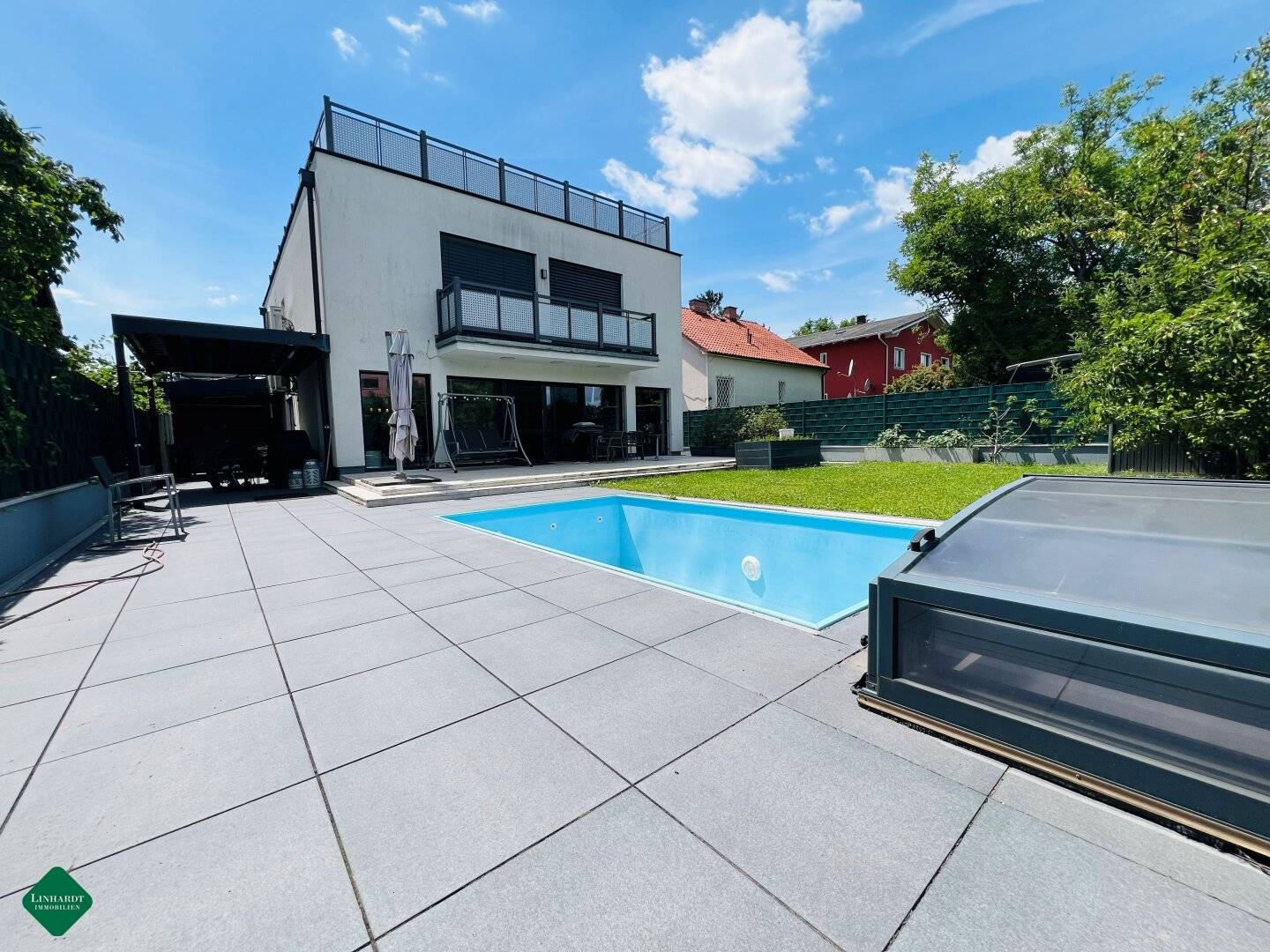 Modern Luxury Single-Family Home with Pool and Rooftop Terrace and a View of Vienna, Vienna