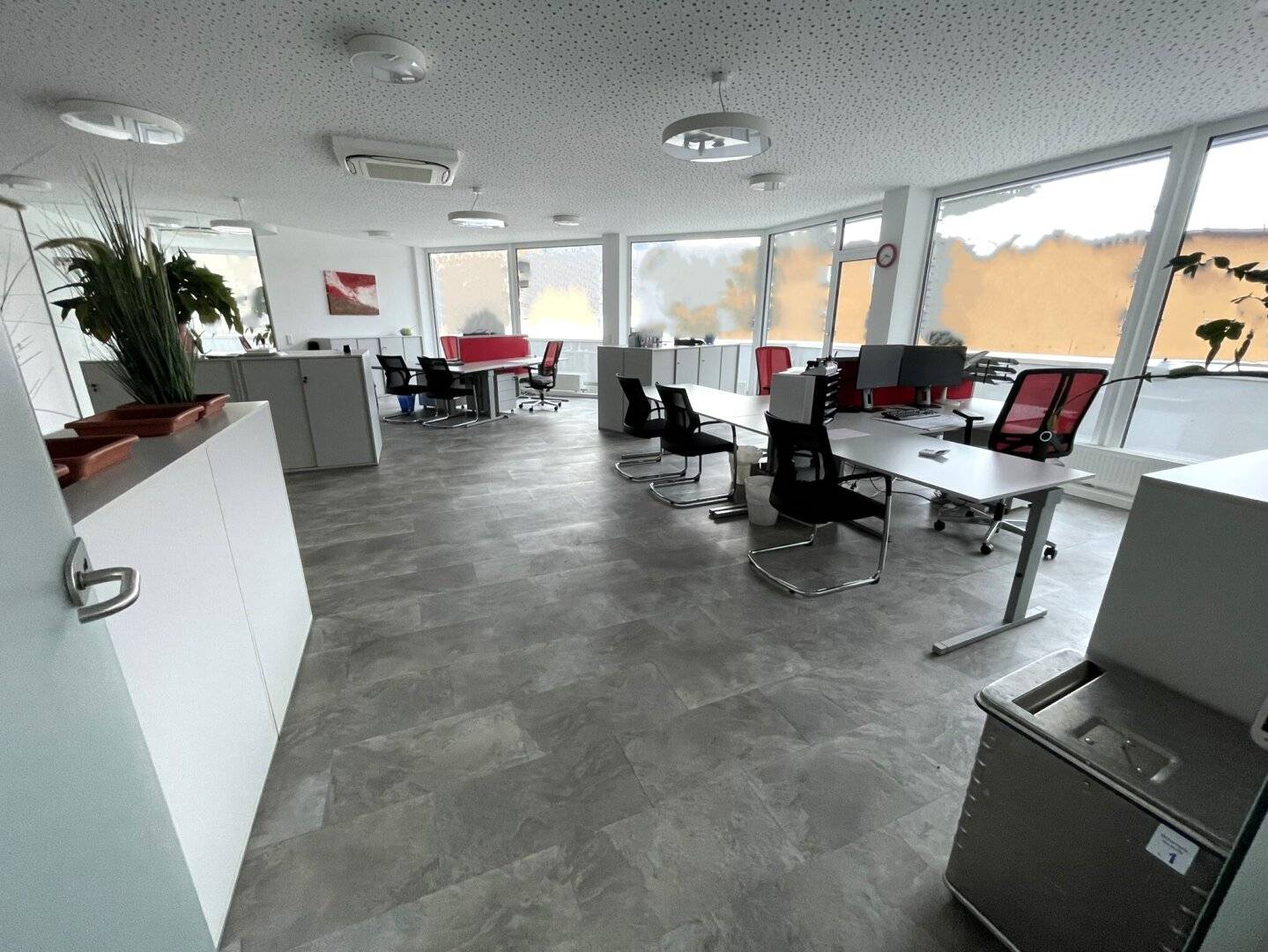 Modern office spaces in a prime location in Salzburg with underground parking