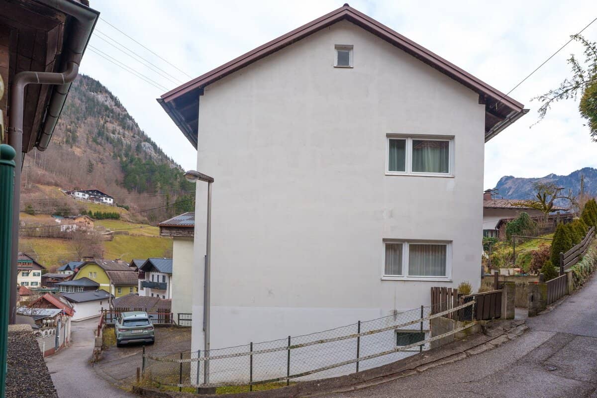 Ruhe genießen, Nähe leben – Zweifamilienhaus in Ebensee