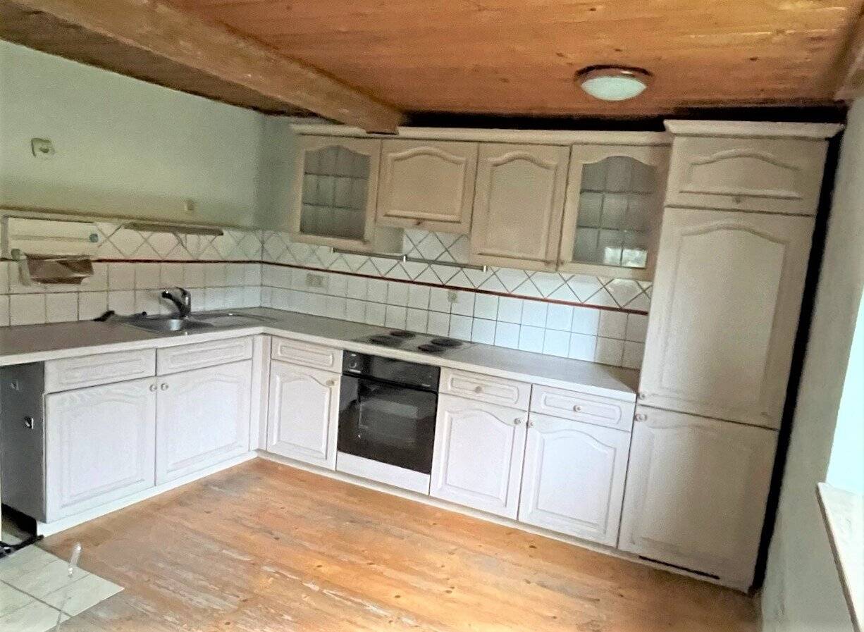 Sanierungsbedürftiges Haus mit Potenzial zu verkaufen– Startpreis € 290.000